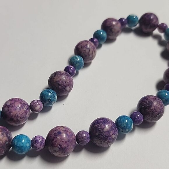 Elegant Purple and Blue Glass Beaded Necklace - Picture 2 of 4